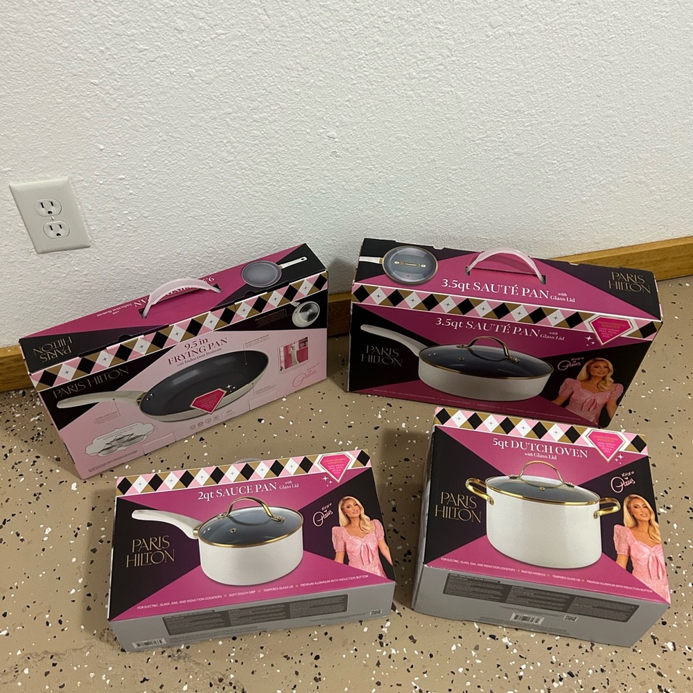 Paris Hilton Cookware Set - white  with covers
